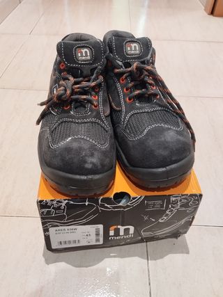 Zapatos de trabajo a ESTRENAR  núm.43