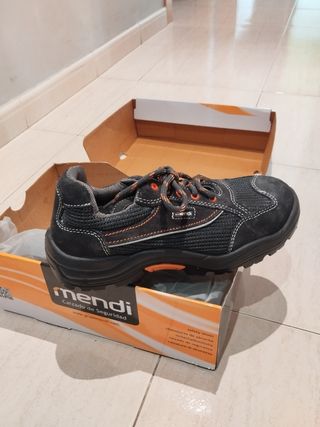 Zapatos de trabajo a ESTRENAR  núm.43