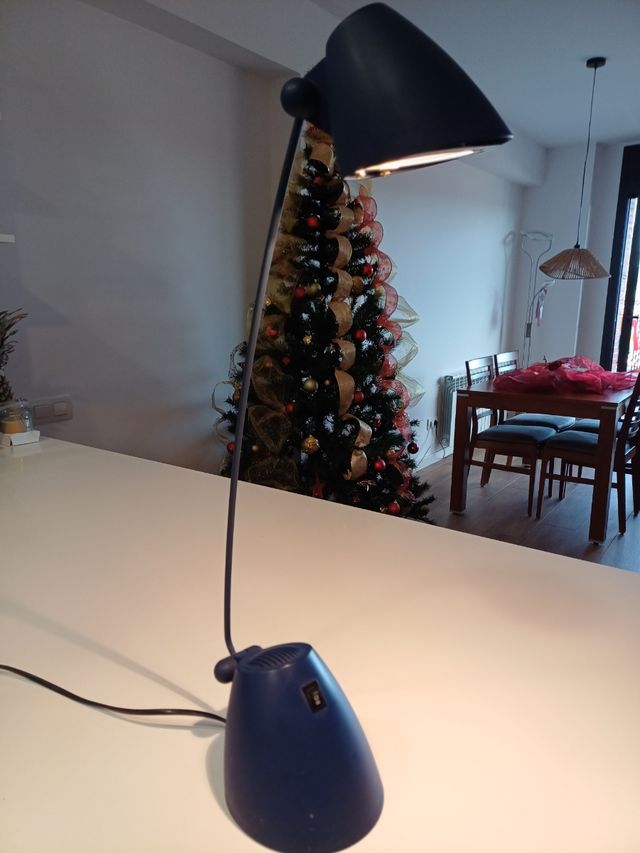 Lampara de mesa azul