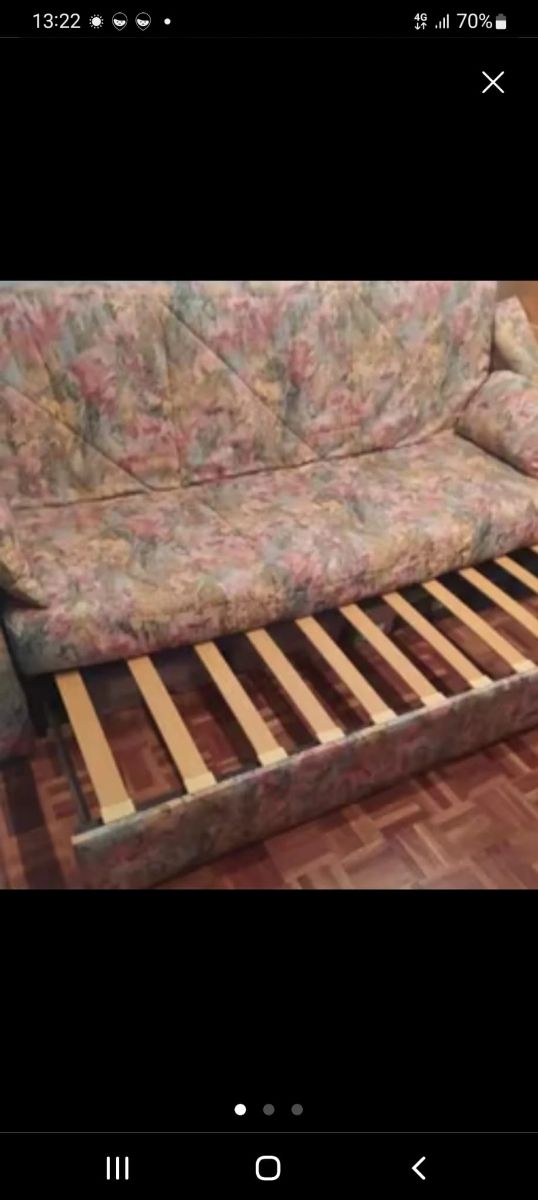 Sofá cama y otra pequeña debajo