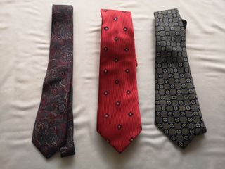 3 corbatas.