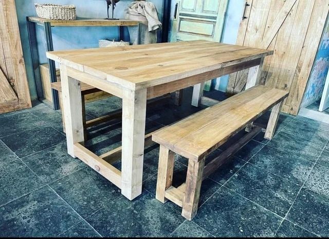 Oferta conjunto mesa y banco madera
