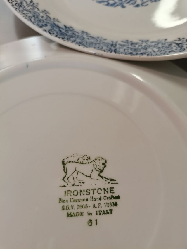 Set 2 piatti grandi, bianco e blu