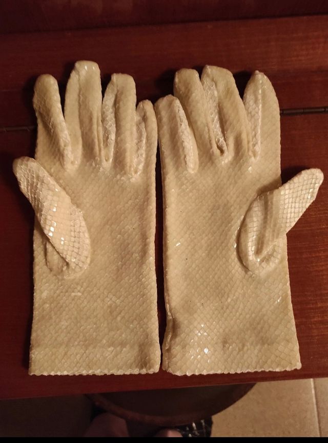 Guanti vintage donna panna lucidi