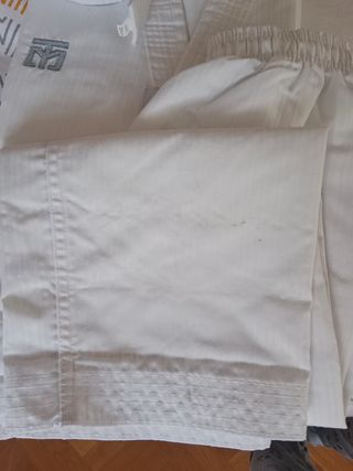 Kimono taekwondo talla 3XS, 120cm