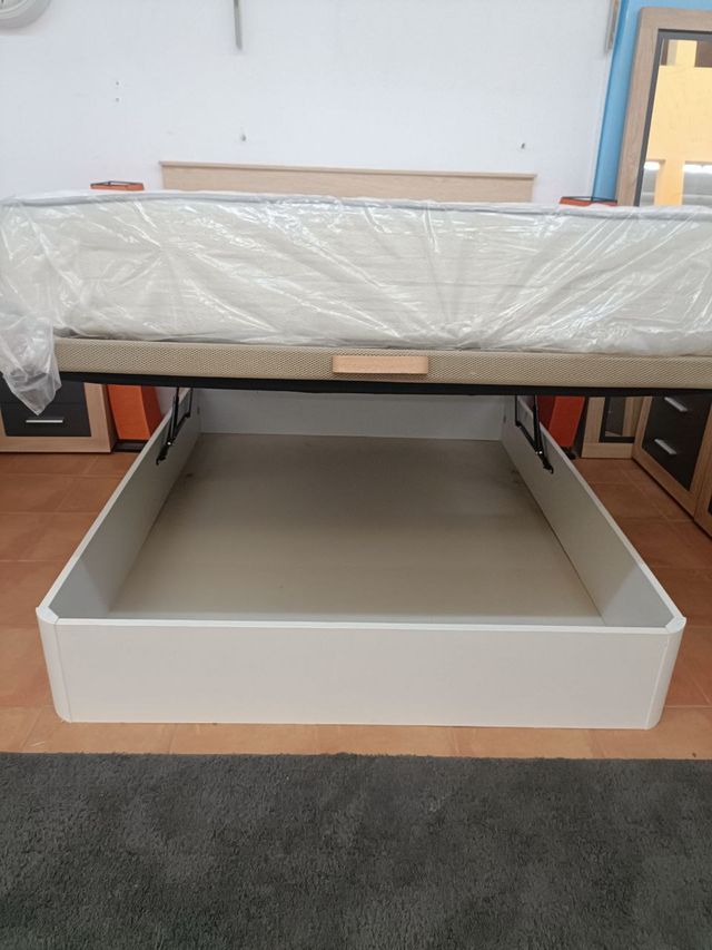 CANAPE ABATIBLE Y COLCHONES