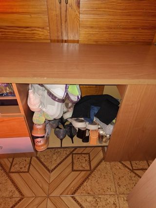 Escritorio y zapatero