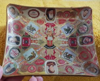 Cenicero vintage confeccionado con vítolas.