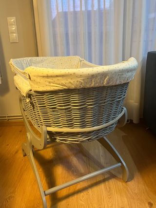 Cuna de mimbre