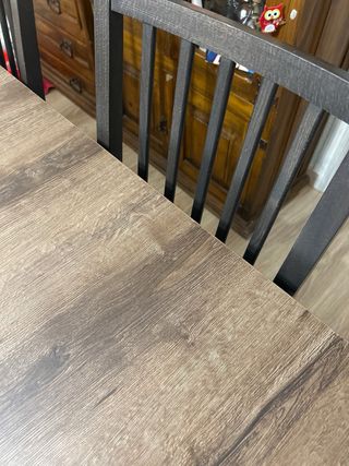 Mesa de comedor y sillas