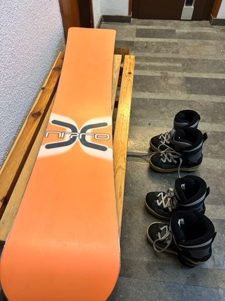 Tabla snowboard K2 y 2 pares de botas