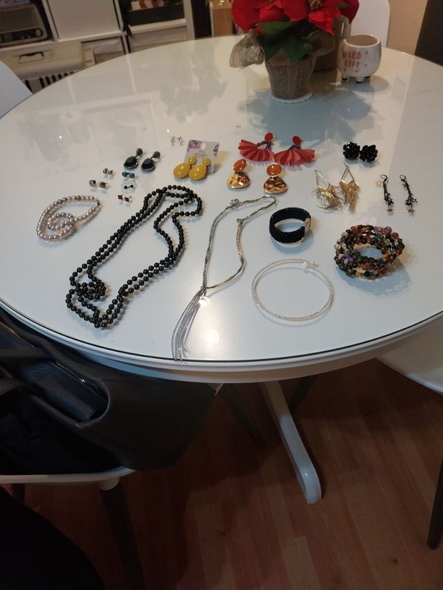 Lote collares pendientes y pulseras