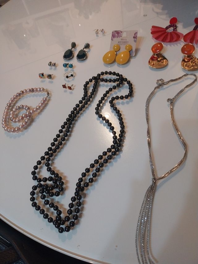 Lote collares pendientes y pulseras