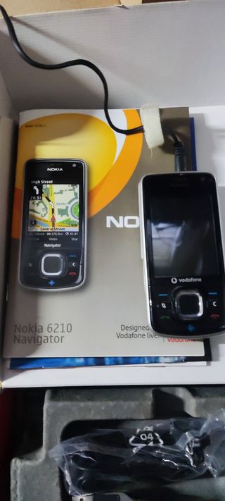 Nokia 6210 Navigator usato