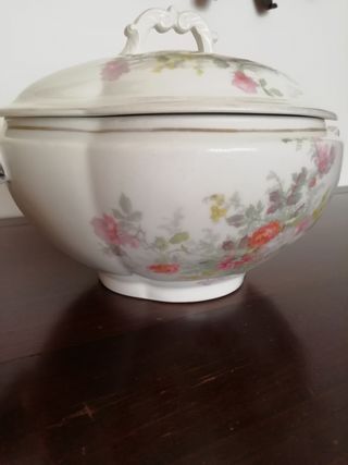 Sopera de porcelana finales siglo XIX