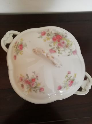 Sopera de porcelana finales siglo XIX