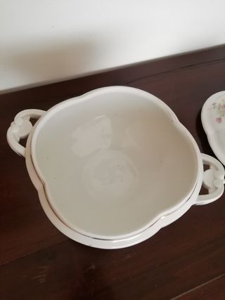 Sopera de porcelana finales siglo XIX