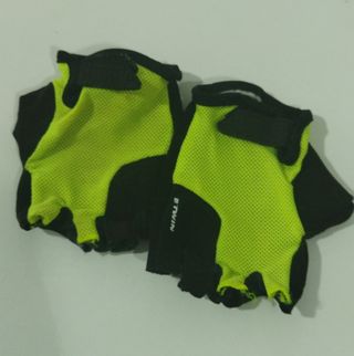 Casco y guantes de niño