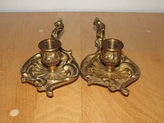 Antigua pareja candelabros porta velas bronce