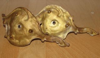 Antigua pareja candelabros porta velas bronce