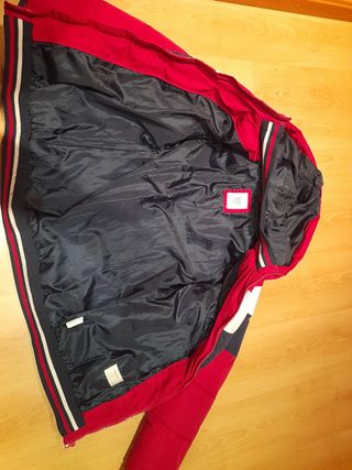 Anorak rojo niño talla 15-16 (172 cm)