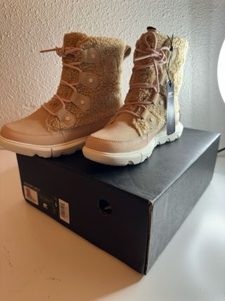 Botas sorel color crema enteras 37