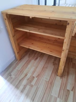 Mostrador de doble altura de madera