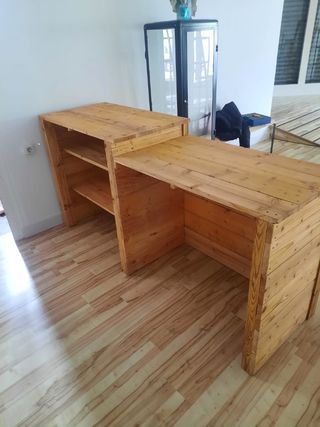 Mostrador de doble altura de madera