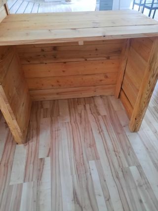 Mostrador de doble altura de madera