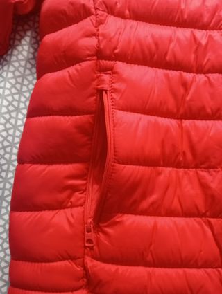 Chaqueta chica tipo plumas Pull & Bear talla M