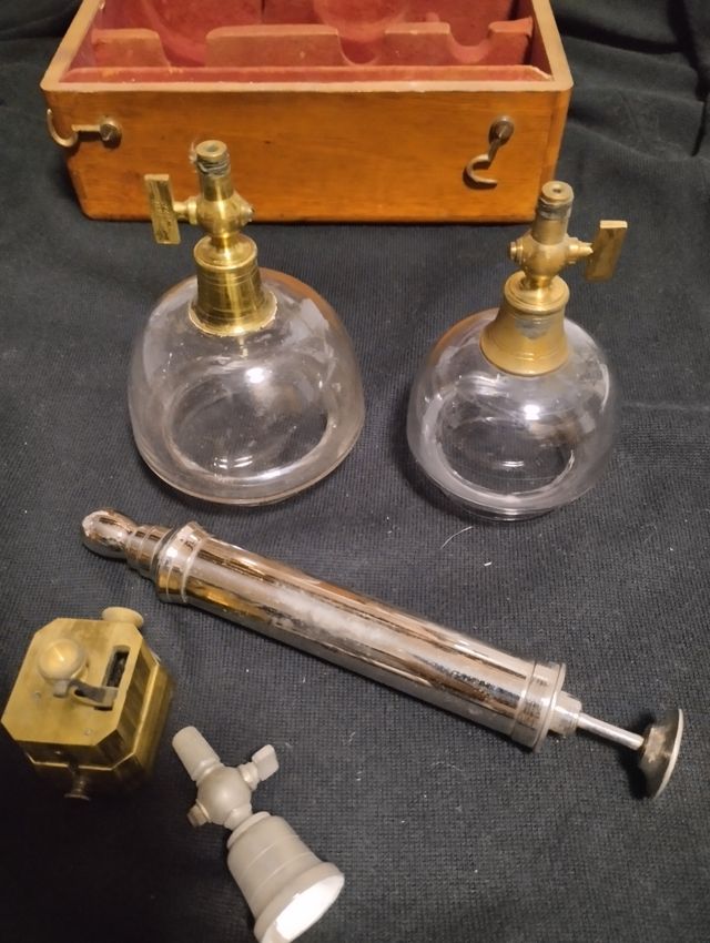 Estuche de ventosas terapéuticas antiguo