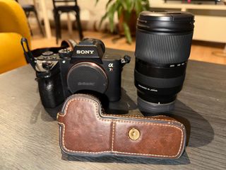 Sony Alpha 7R III y Objetive 28-200 mm