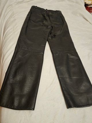 PANTALON DE CUERO