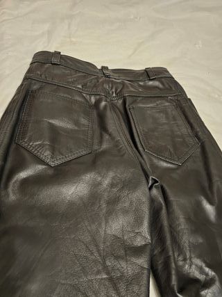 PANTALON DE CUERO