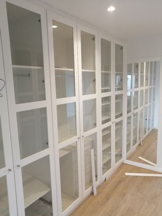 Carpintero montaje de puertas