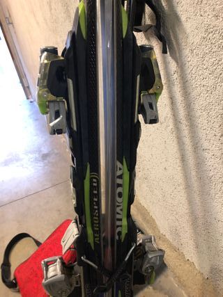 Juego de palos, skis y botas Atomic