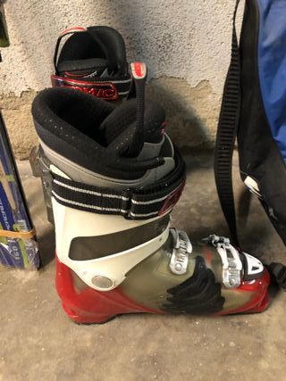 Juego de palos, skis y botas Atomic