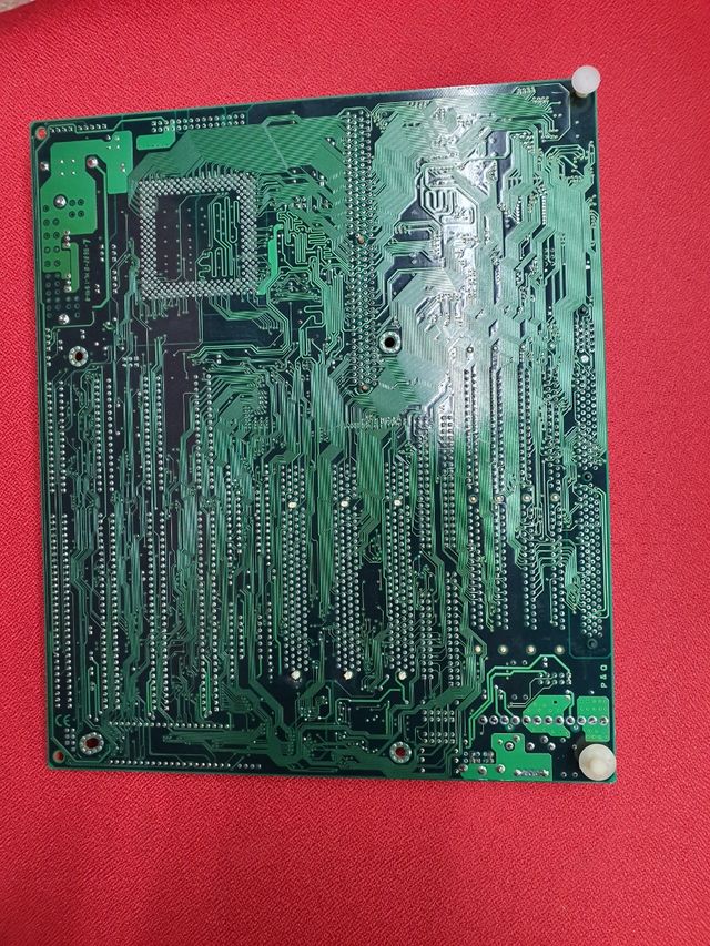 Placa socket 7 con Pentium-S 166 Mhz