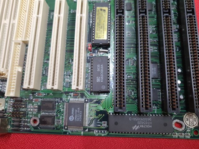 Placa socket 7 con Pentium-S 166 Mhz