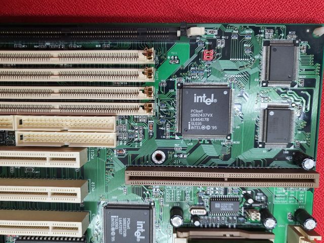 Placa socket 7 con Pentium-S 166 Mhz