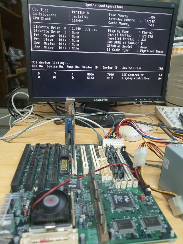 Placa socket 7 con Pentium-S 166 Mhz