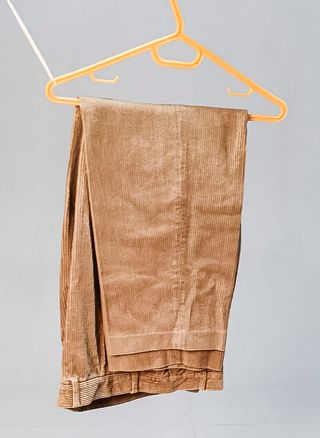 pantalon de pana caballero