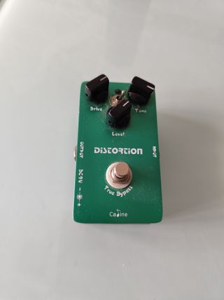 Pedal de distorsión Caline