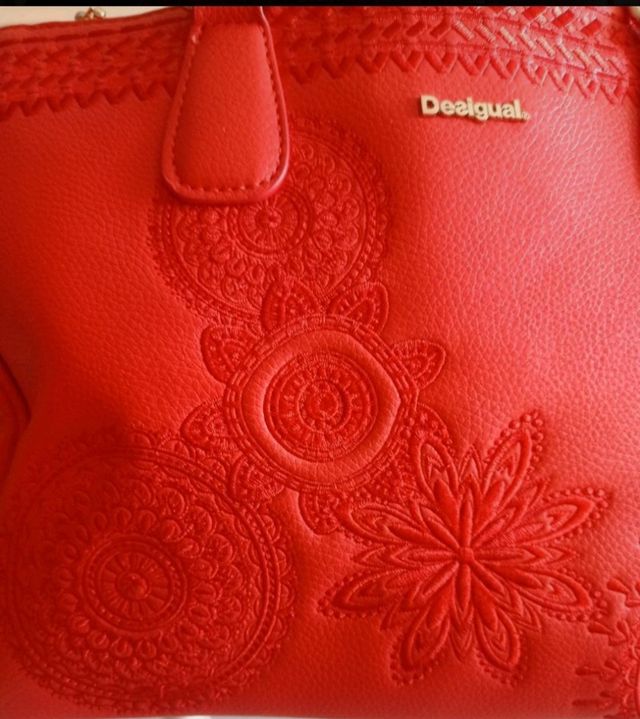 Precioso bolso de Desigual