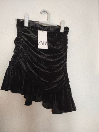 Falda terciopelo Zara