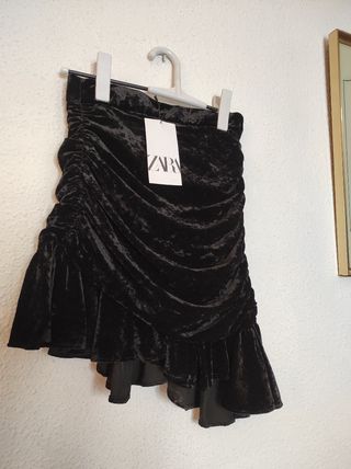 Falda terciopelo Zara