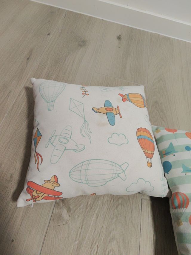 2 cojines infantiles