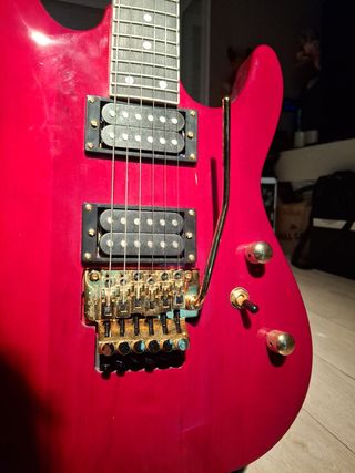 Harley Benton con Floyd Rose + Correa + Afinador