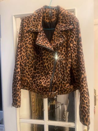 Cazadora minimalista