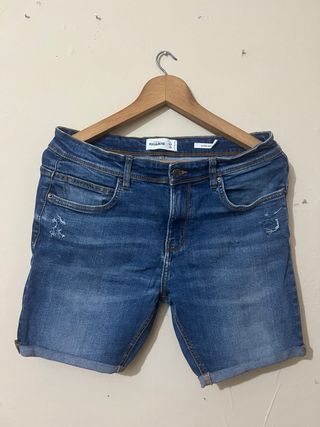 Pantalon corto pull and bear talla 44